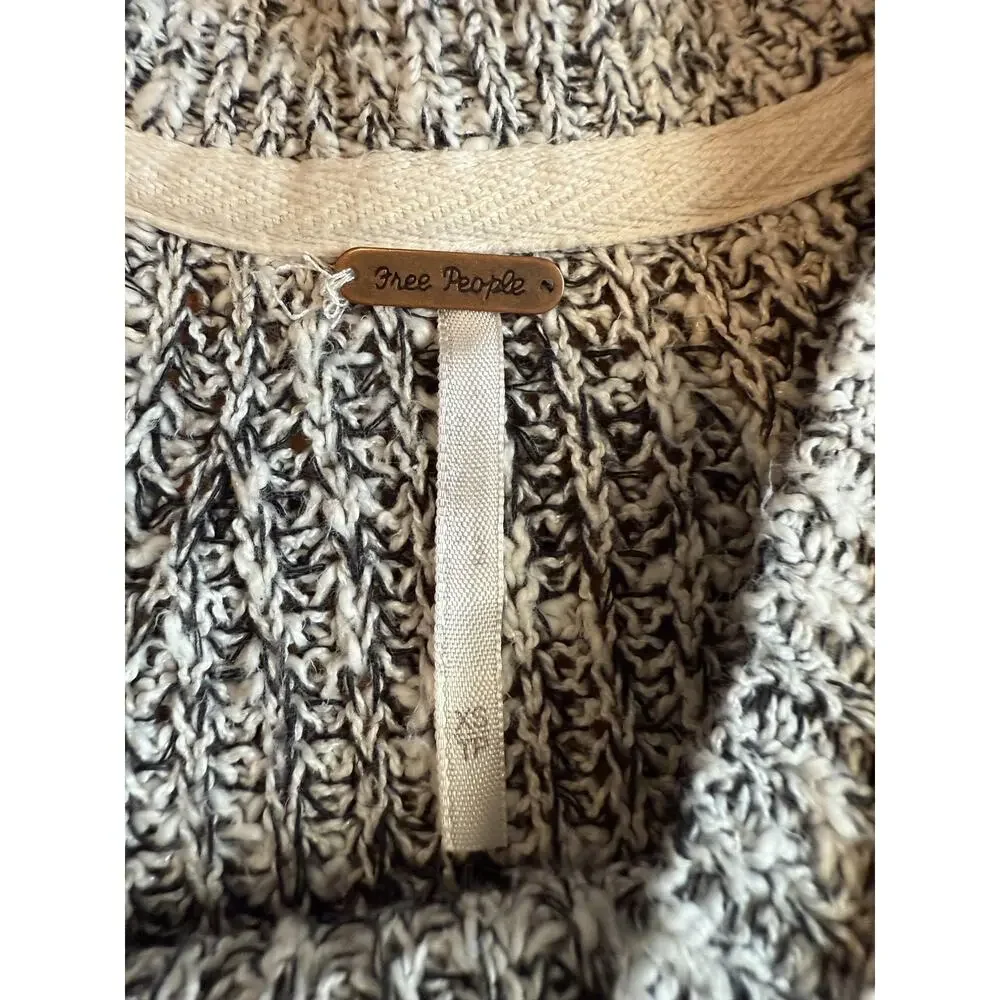 Free People Sweater Womens XSmall Black White Marled Ribbed Lettuce Hem Crewneck